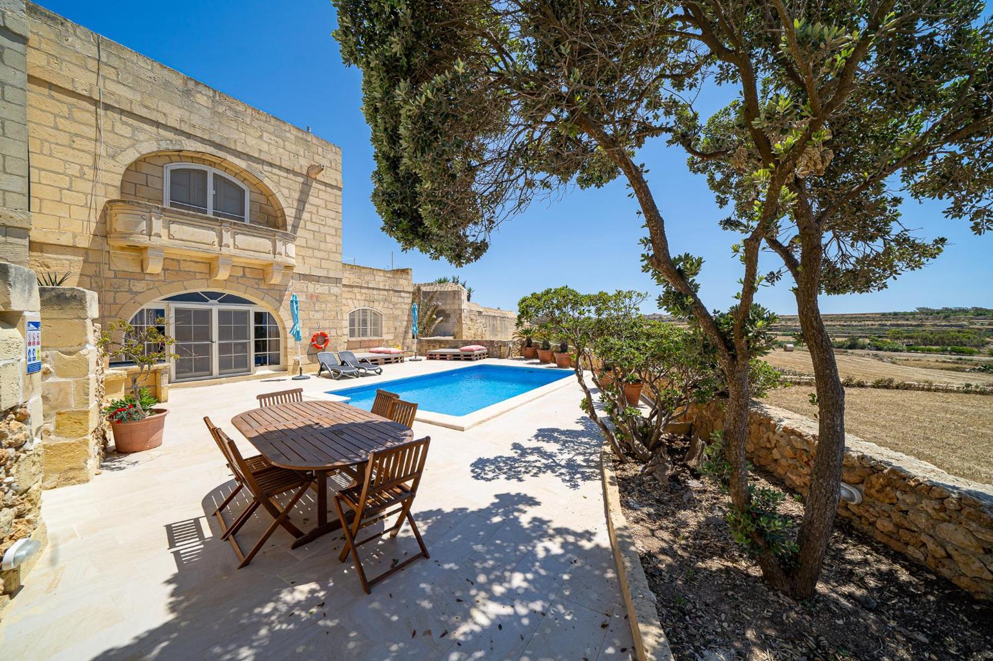 Lonza Gharb Farmhouse 외부 사진