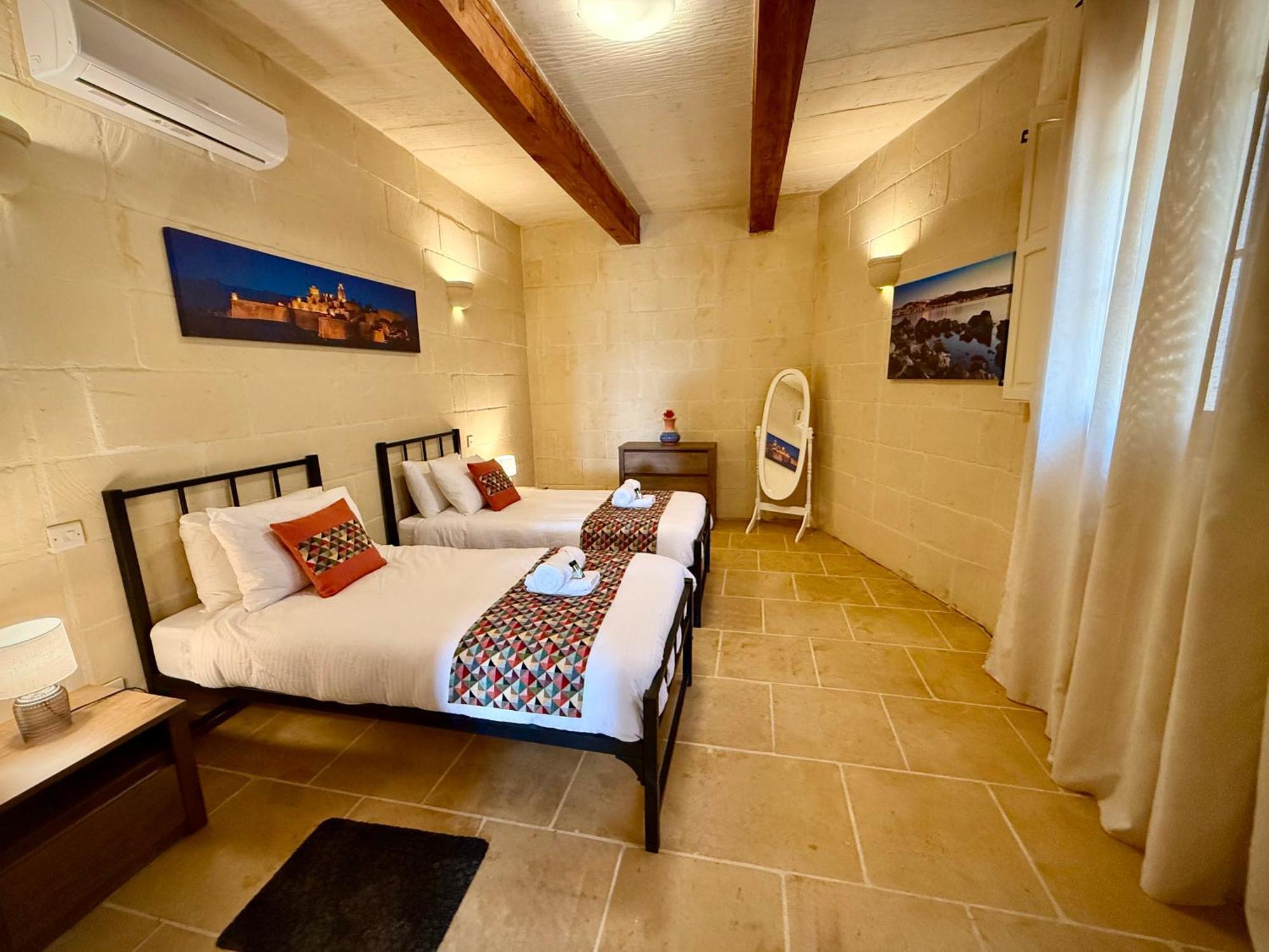 Lonza Gharb Farmhouse 외부 사진