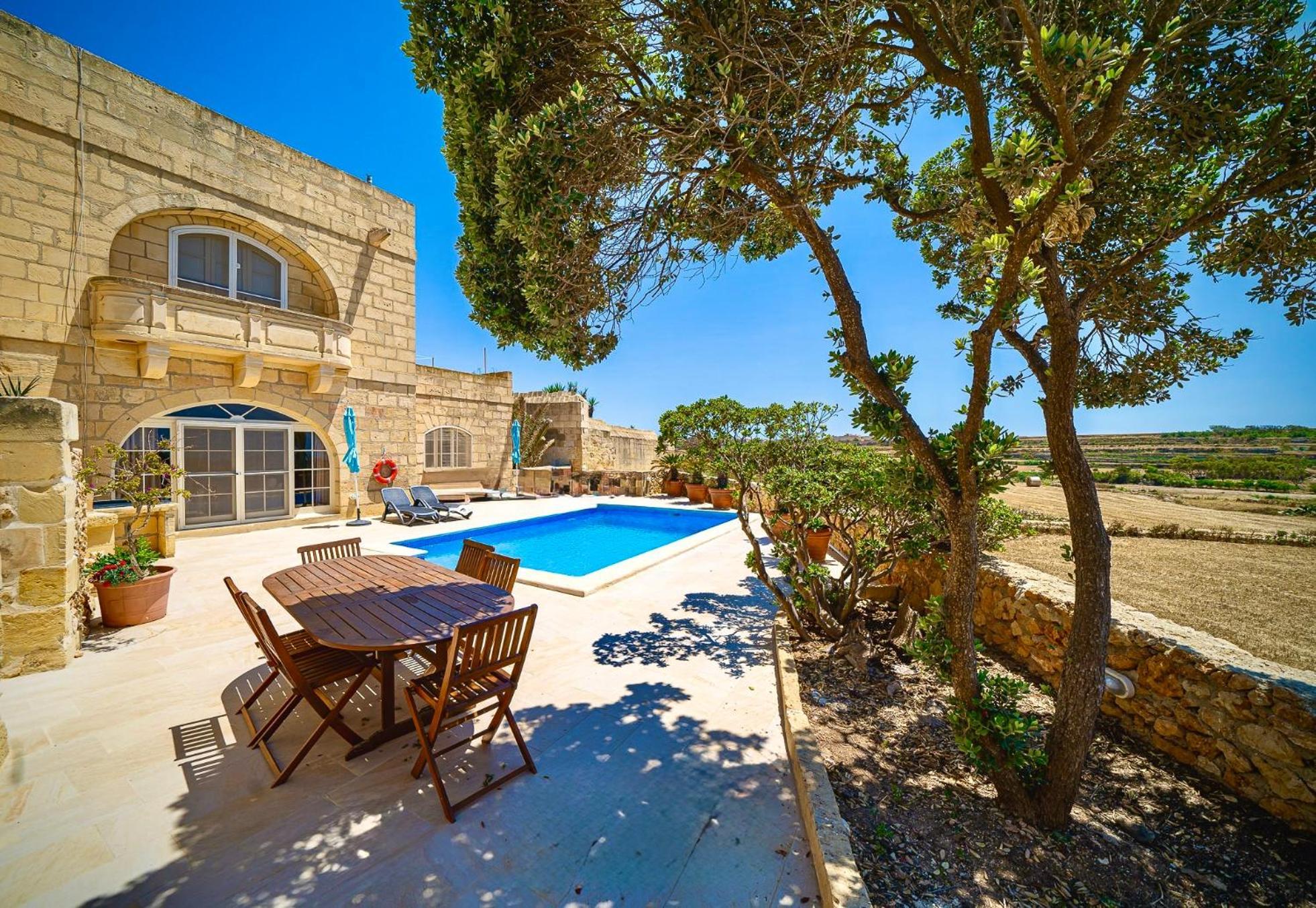 Lonza Gharb Farmhouse 외부 사진