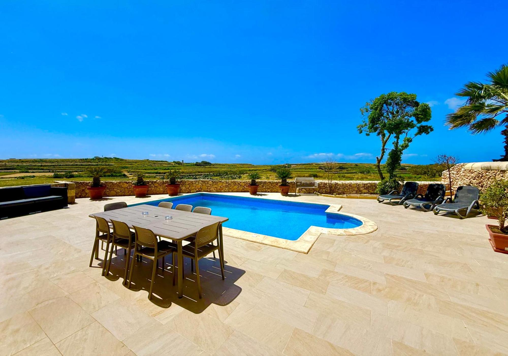 Lonza Gharb Farmhouse 외부 사진