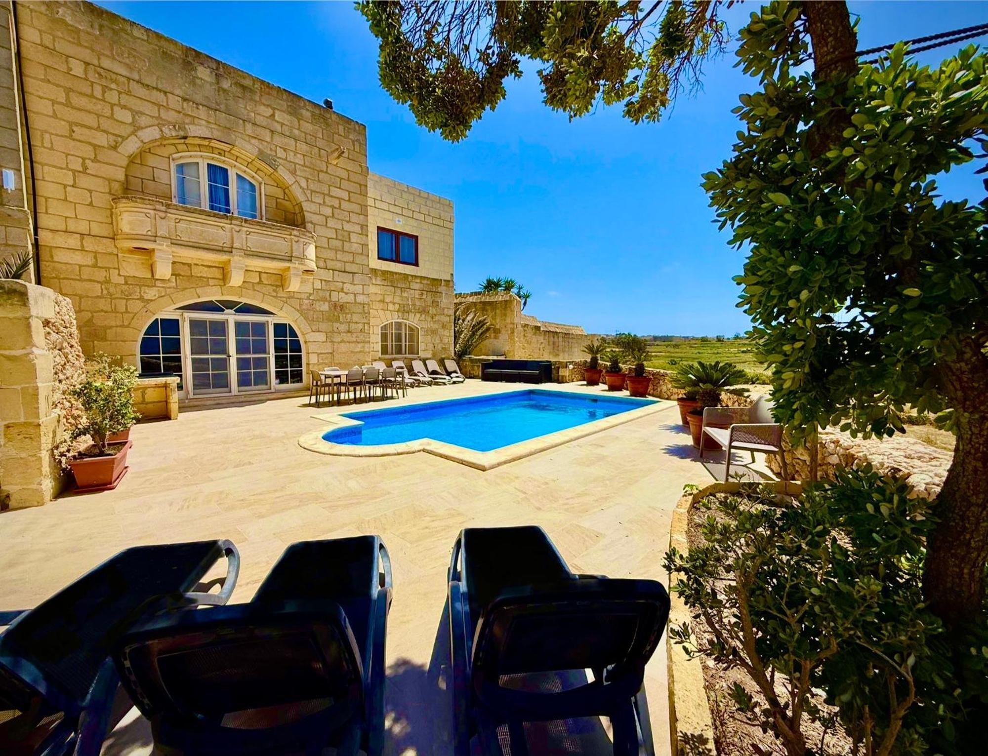 Lonza Gharb Farmhouse 외부 사진